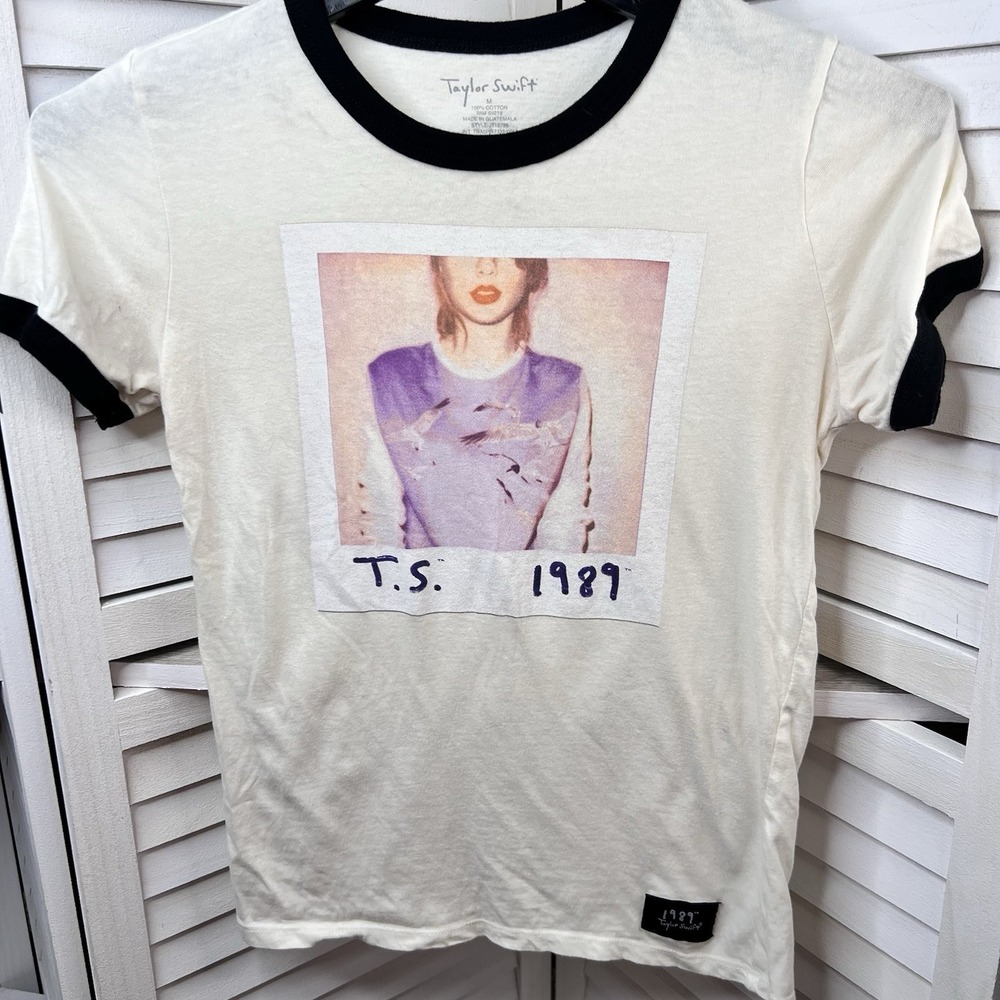 Taylor Swift 1989 World Tour Ringer‎ T-Shirt Junior's Med Official Concert *FLAW